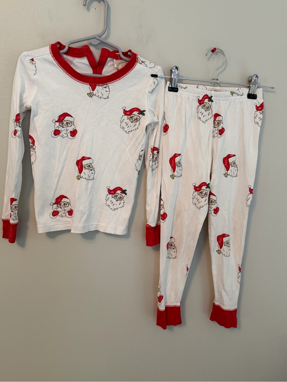 The Beaufort Bonnet Company White and Red Santa Print Holiday Pajama Set